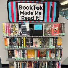 A library display full of #BookTok recommendations